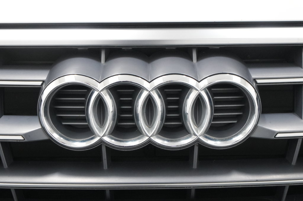 Used 2020 Audi Q5 2.0T Premium Plus w/ Premium Plus Package AWD/4WD image 12