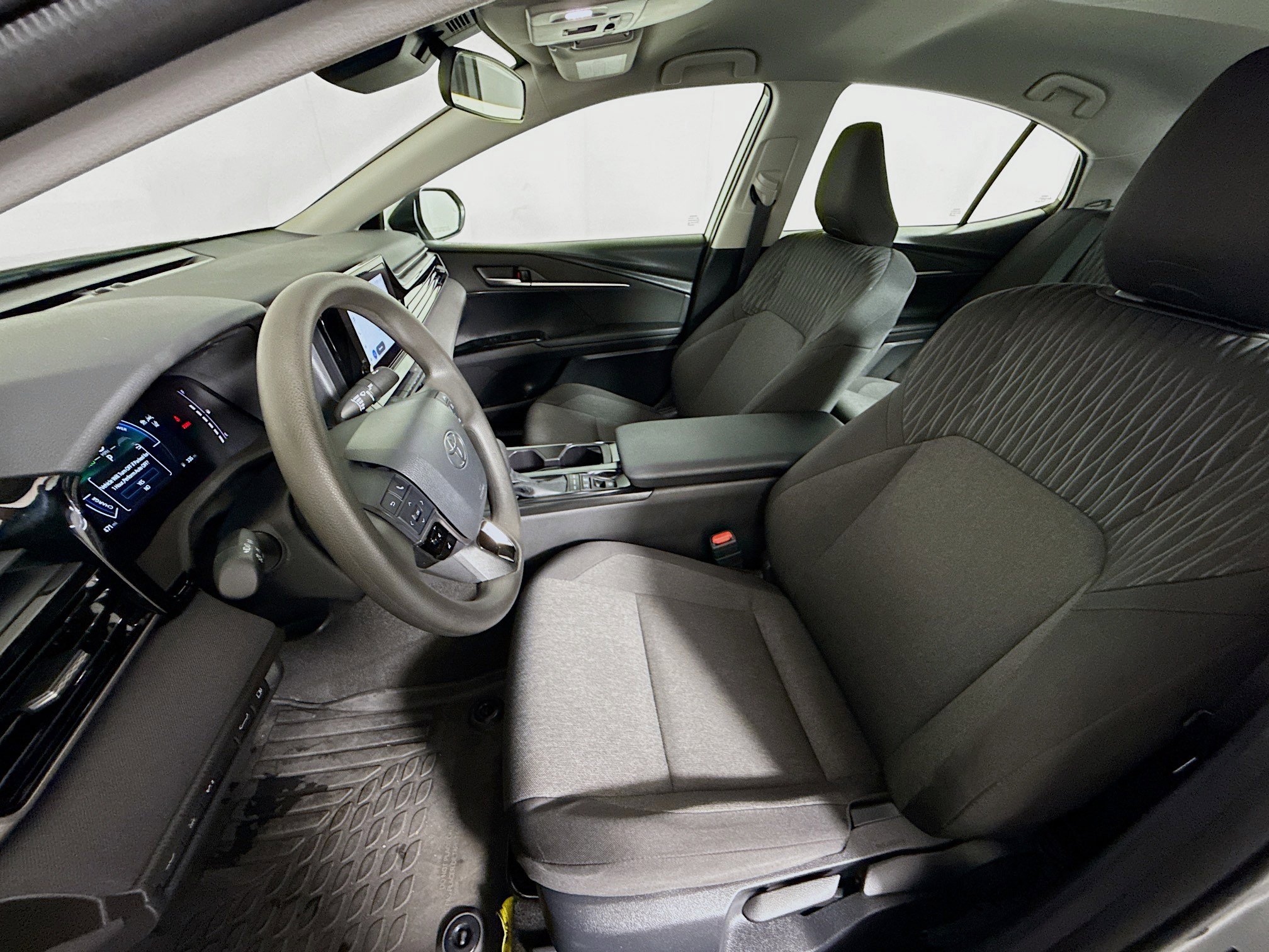 Used 2026 Toyota Camry LE AWD/4WD image 11