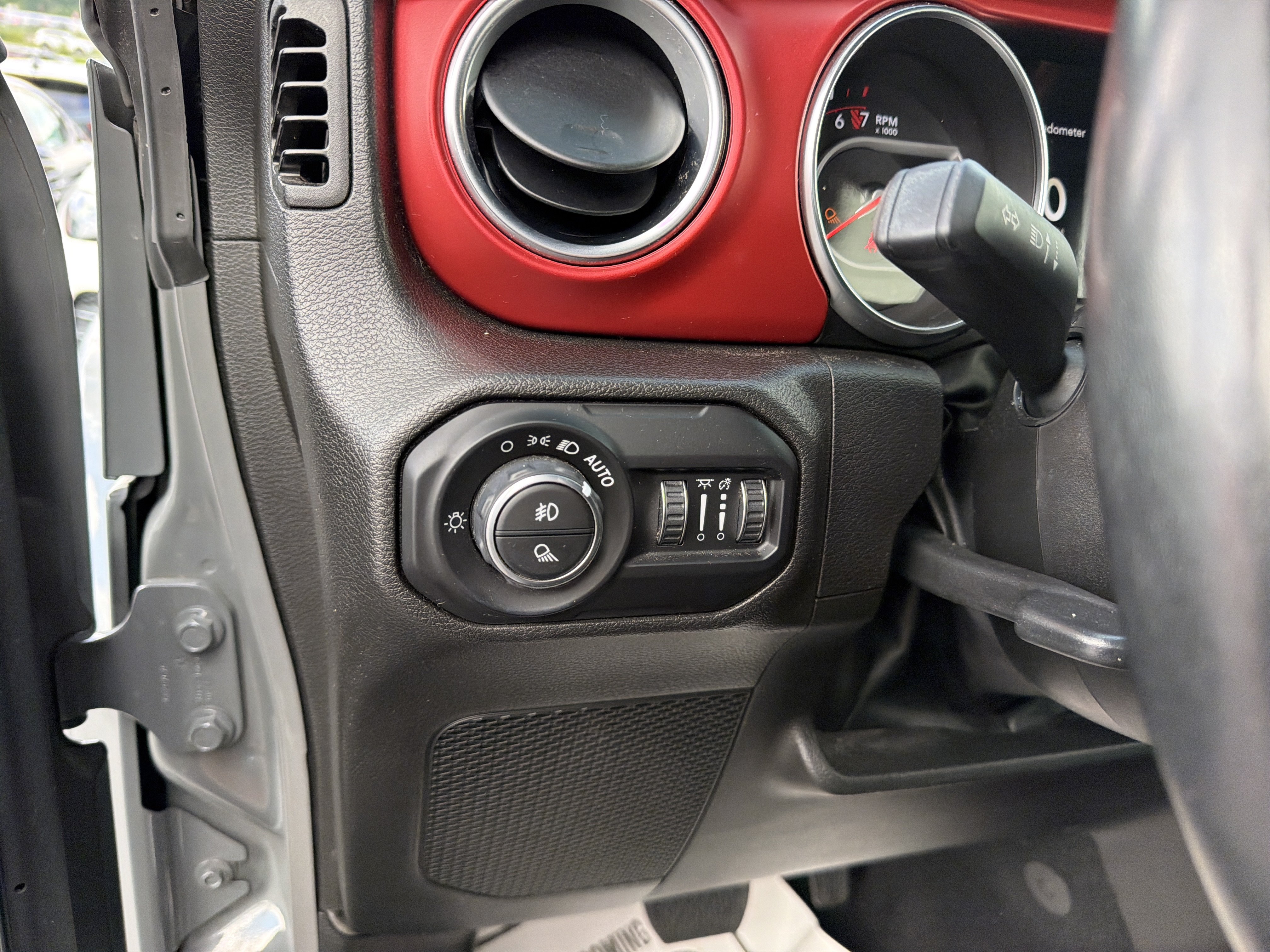 Used 2022 Jeep Gladiator Rubicon w/ LED Lighting Group AWD/4WD image 18