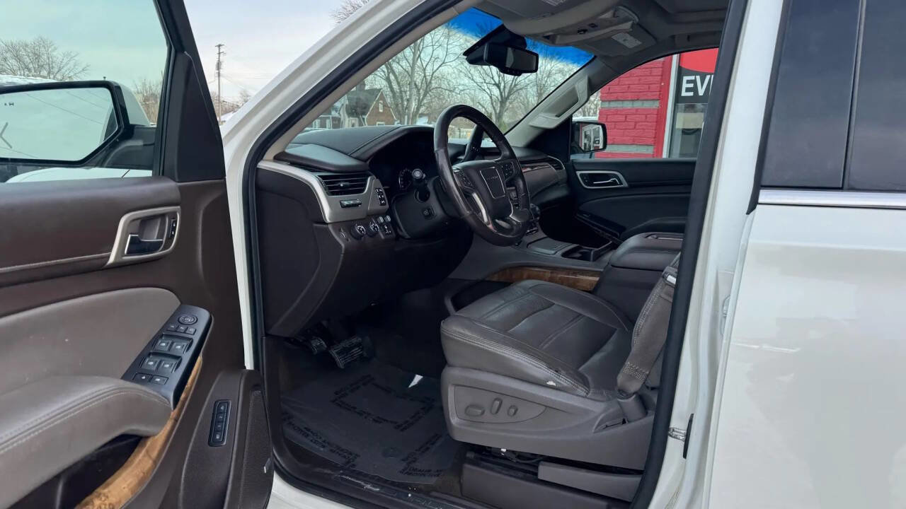 Used 2015 GMC Yukon XL Denali w/ Premium Package image 11