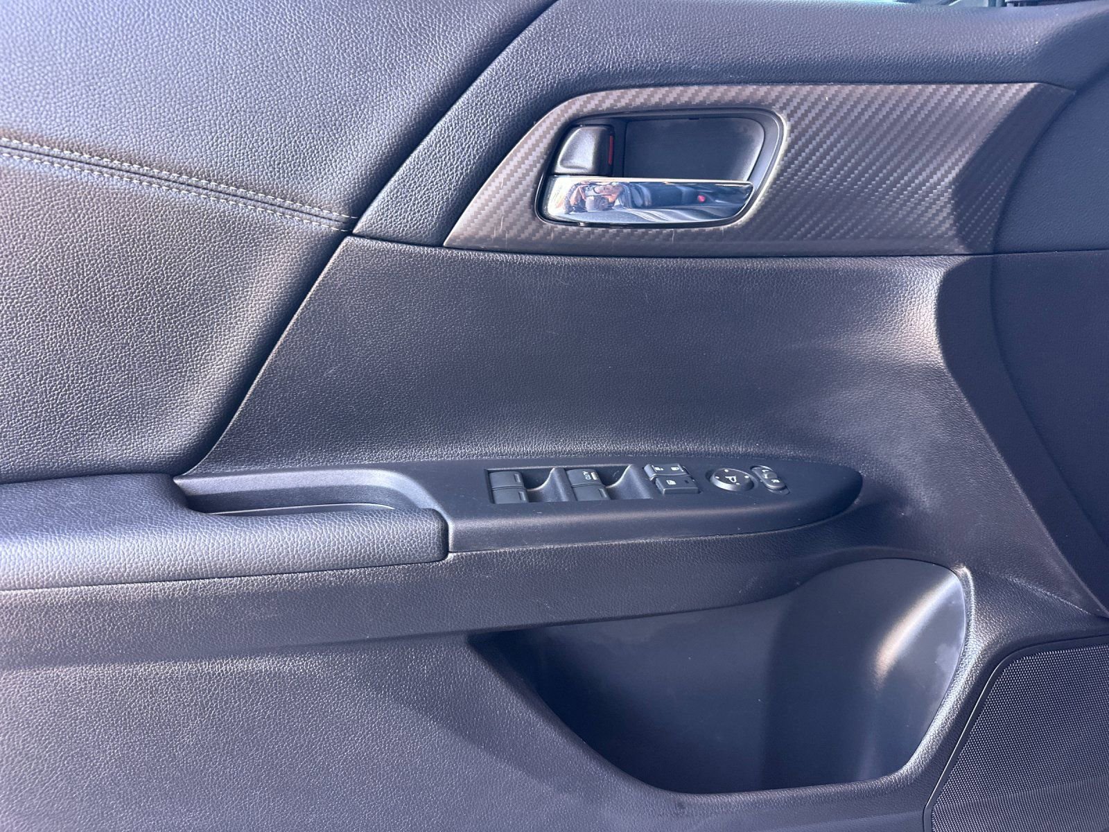 Used 2017 Honda Accord Sport image 12