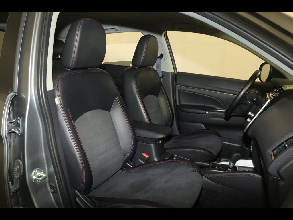 Used 2024 Mitsubishi Outlander Sport SE AWD/4WD image 27