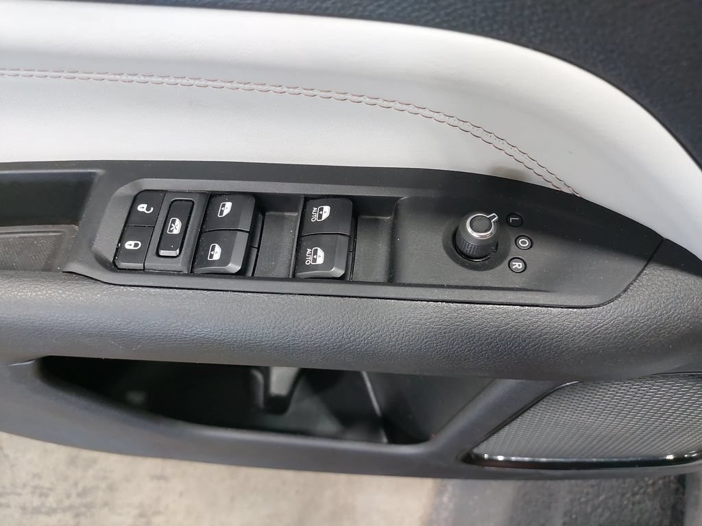 Used 2025 Jeep Compass Limited AWD/4WD image 27