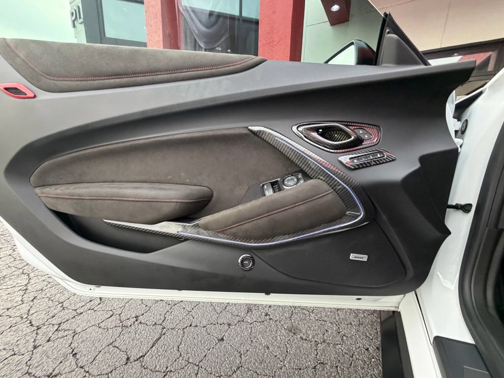 Used 2019 Chevrolet Camaro ZL1 RWD image 21