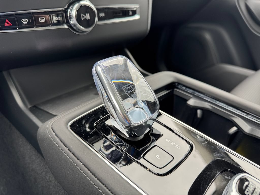 New 2026 Volvo XC90 T8 Ultra w/ Protection Package Premier AWD/4WD image 16