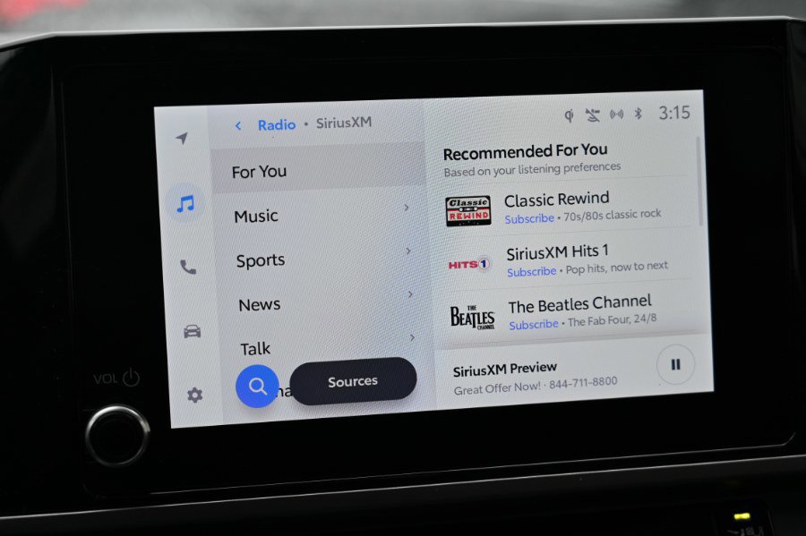 Used 2025 Toyota Camry SE image 22