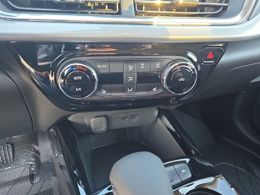New 2026 Chevrolet Trax LT w/ LT Convenience Package image 24