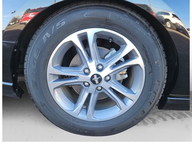 Used 2014 Ford Mustang Convertible image 16