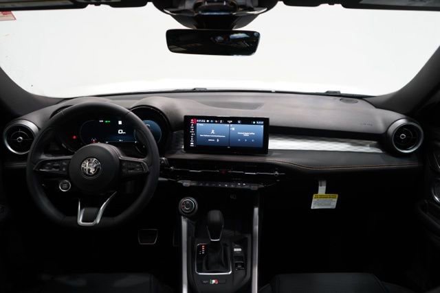 New 2025 Alfa Romeo Tonale w/ Premium Package image 12