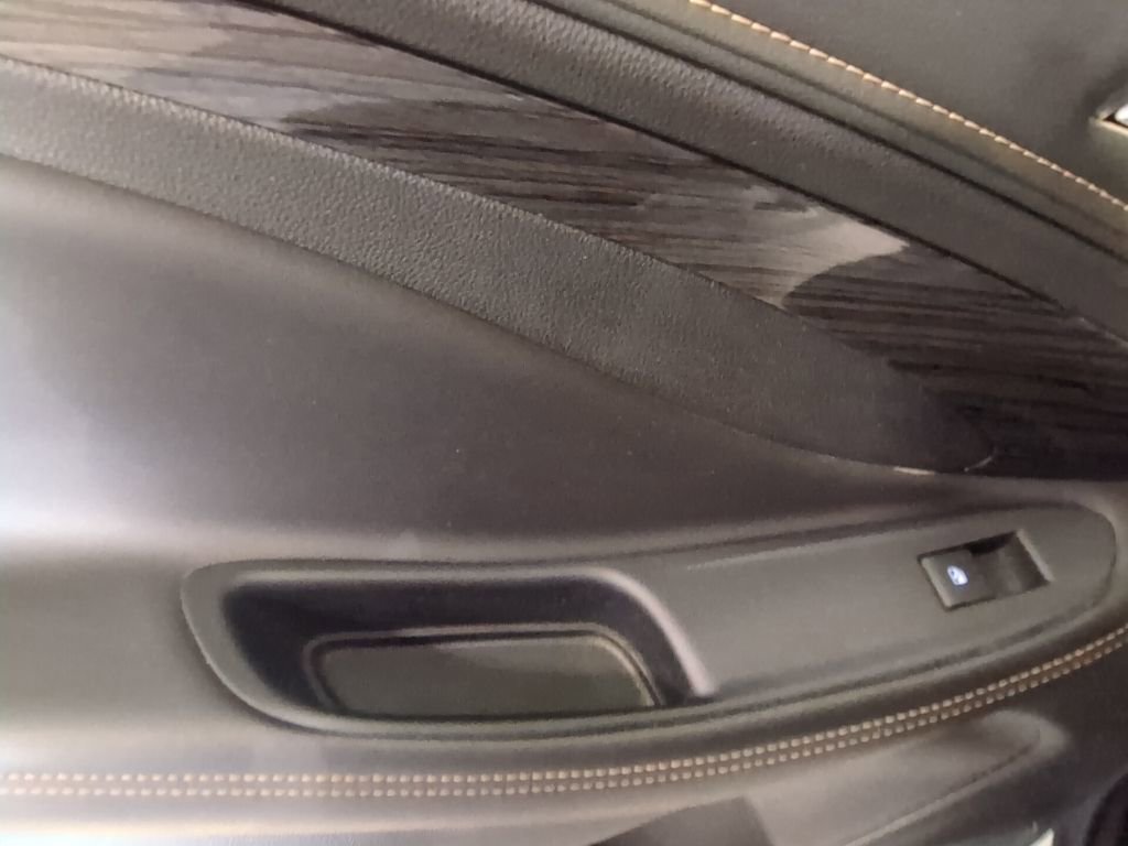 Used 2017 Buick Envision Essence image 20