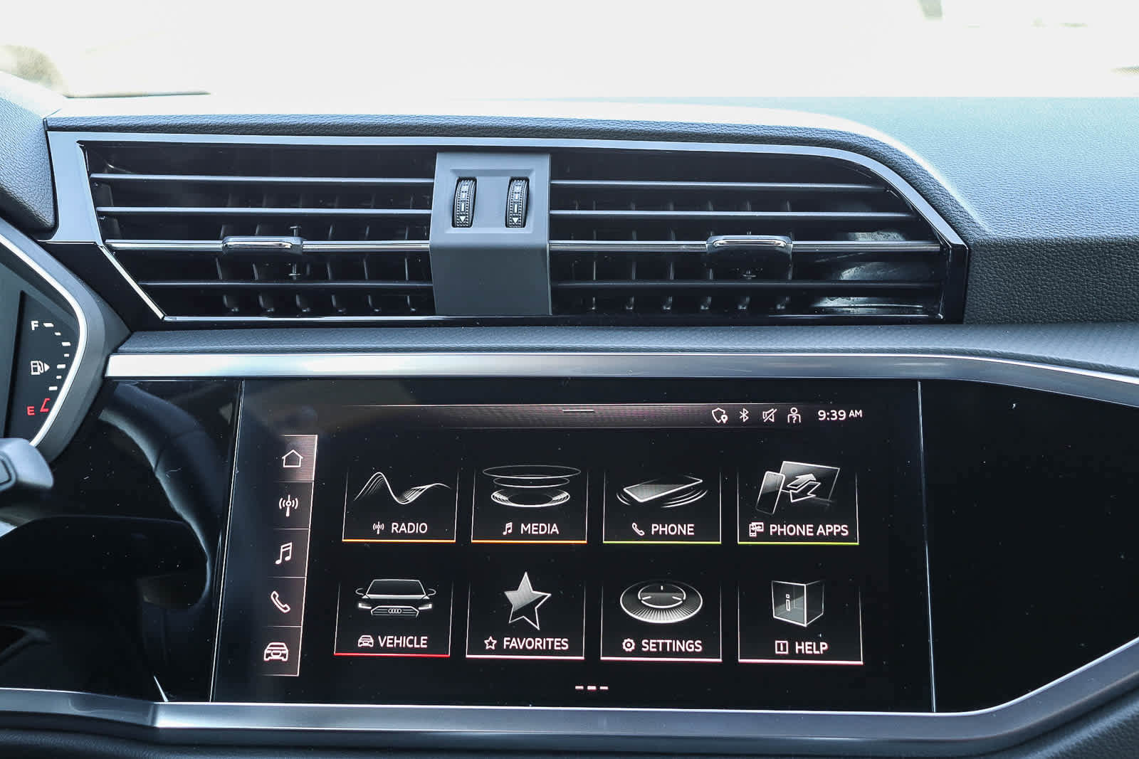 Used 2025 Audi Q3 2.0T Premium w/ Convenience Package image 19