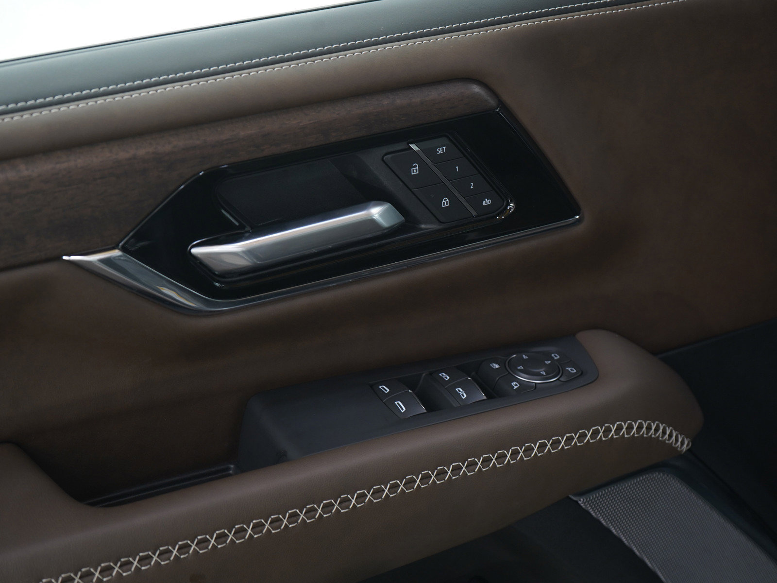 Used 2025 GMC Yukon Denali Ultimate w/ LPO, Floor Liner Package image 26