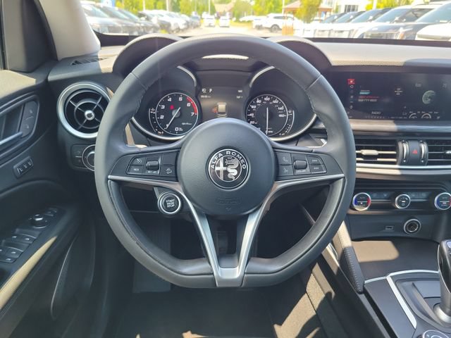 Used 2018 Alfa Romeo Stelvio AWD image 10