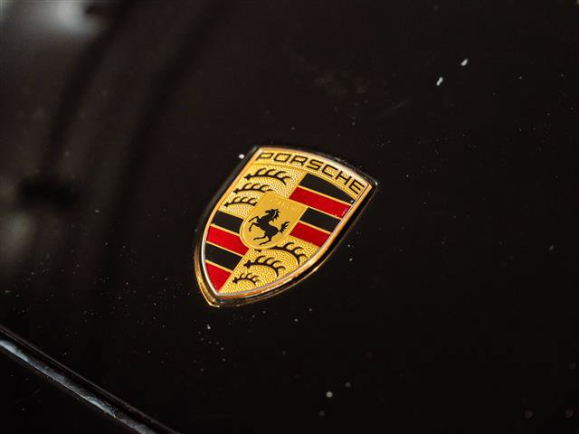 Certified 2020 Porsche Cayenne Coupe AWD/4WD image 13