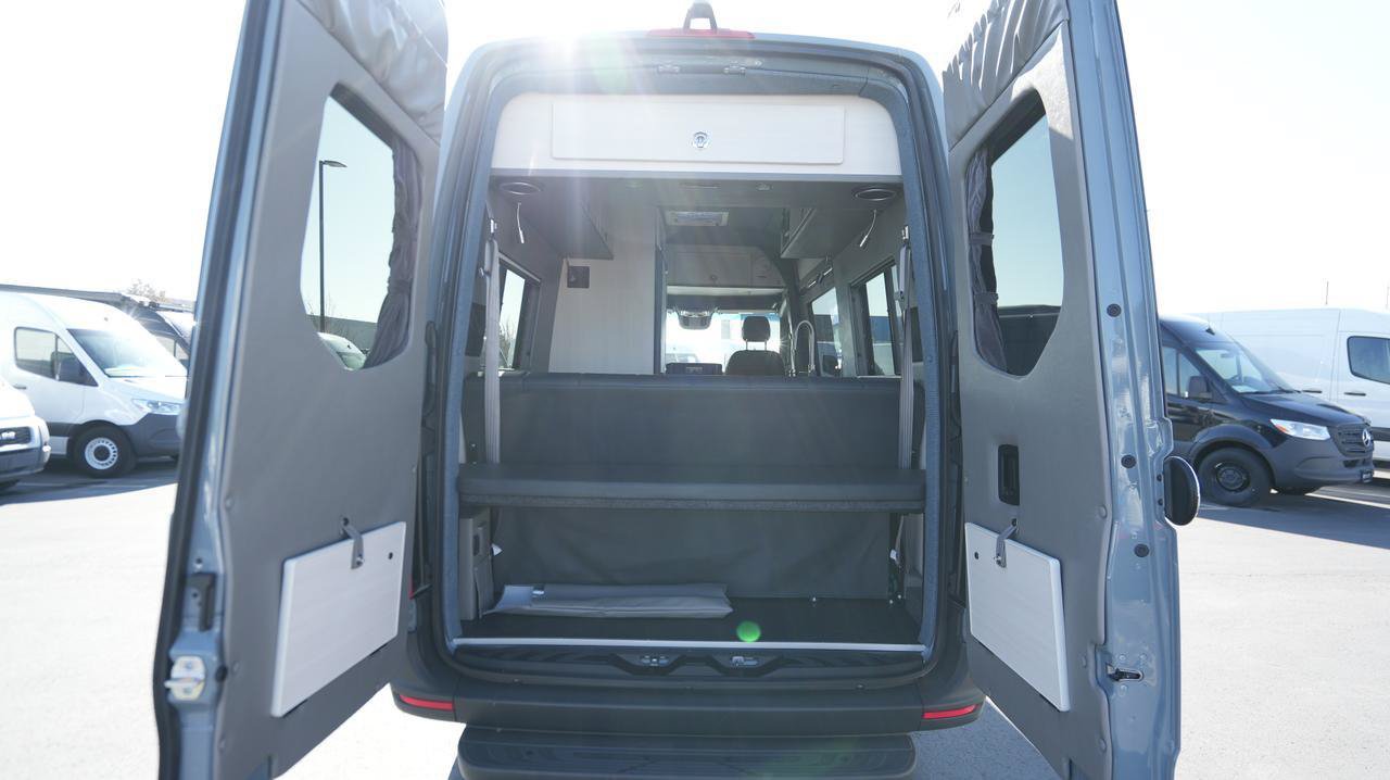 Used 2022 Mercedes-Benz Sprinter 2500 image 7