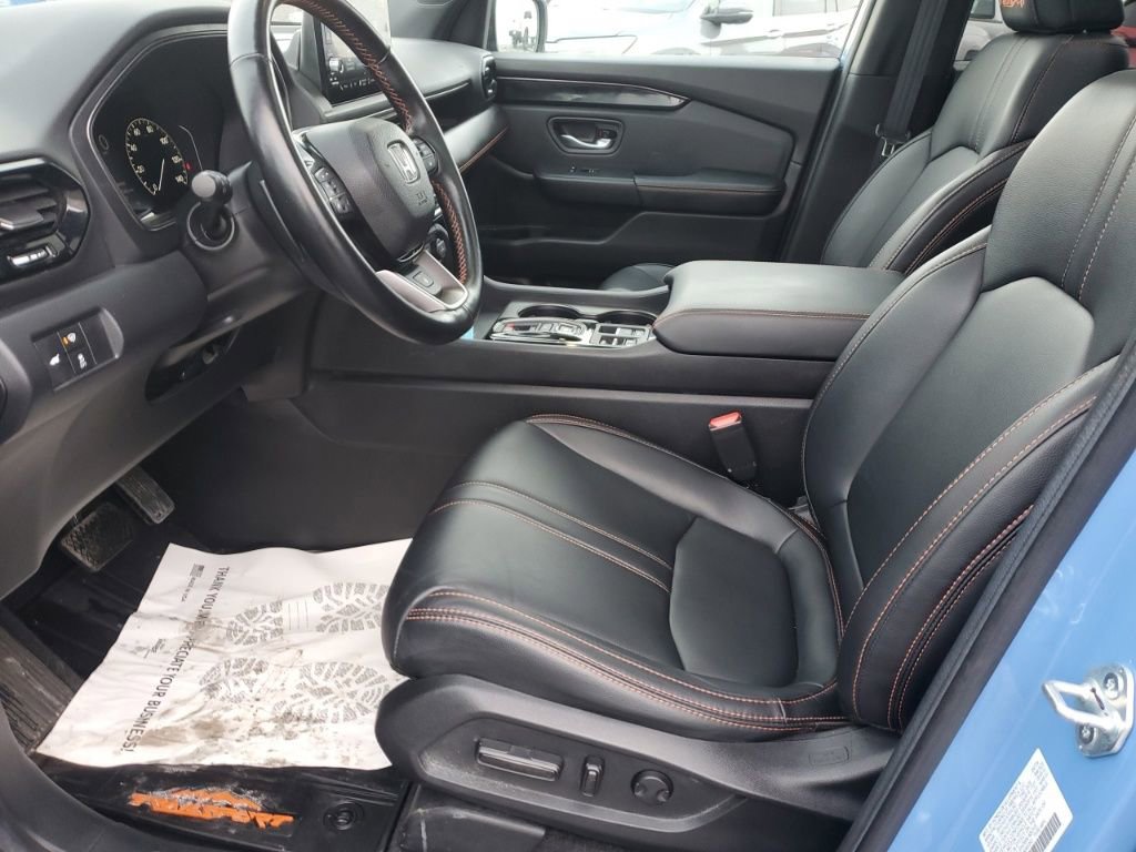 Used 2025 Honda Pilot TrailSport image 21