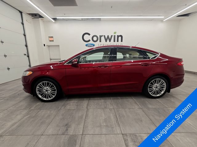 Used 2013 Ford Fusion SE FWD image 2