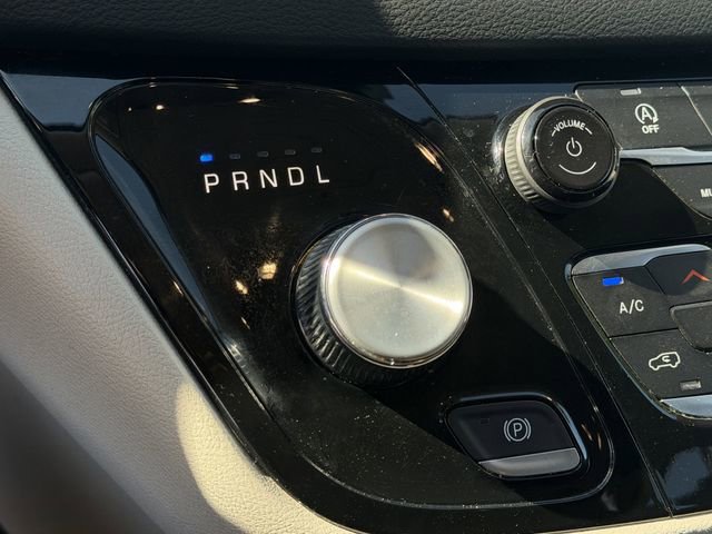Used 2023 Chrysler Voyager LX FWD image 17