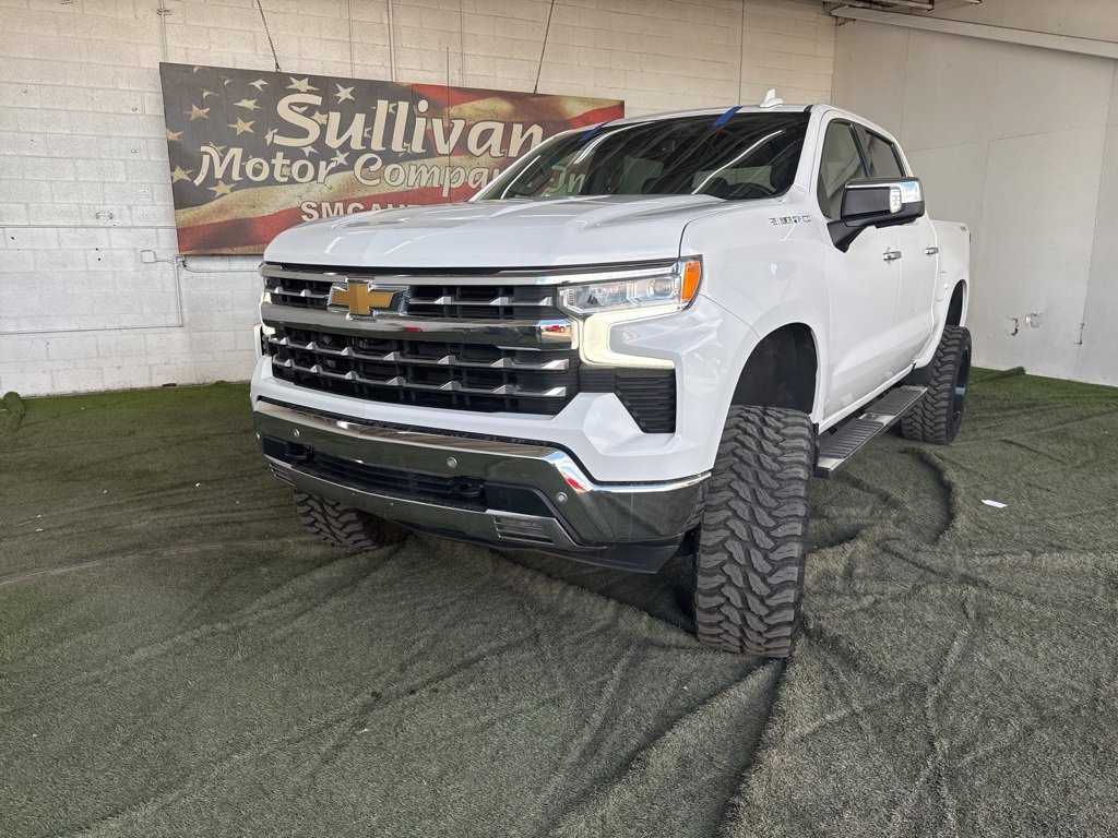 Used 2023 Chevrolet Silverado 1500 LTZ image 2