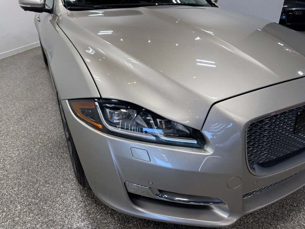 Used 2017 Jaguar XJ L Portfolio image 3