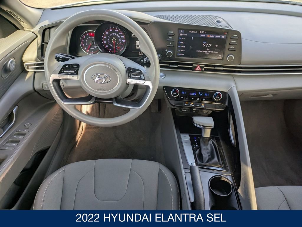 Used 2022 Hyundai Elantra SEL image 29