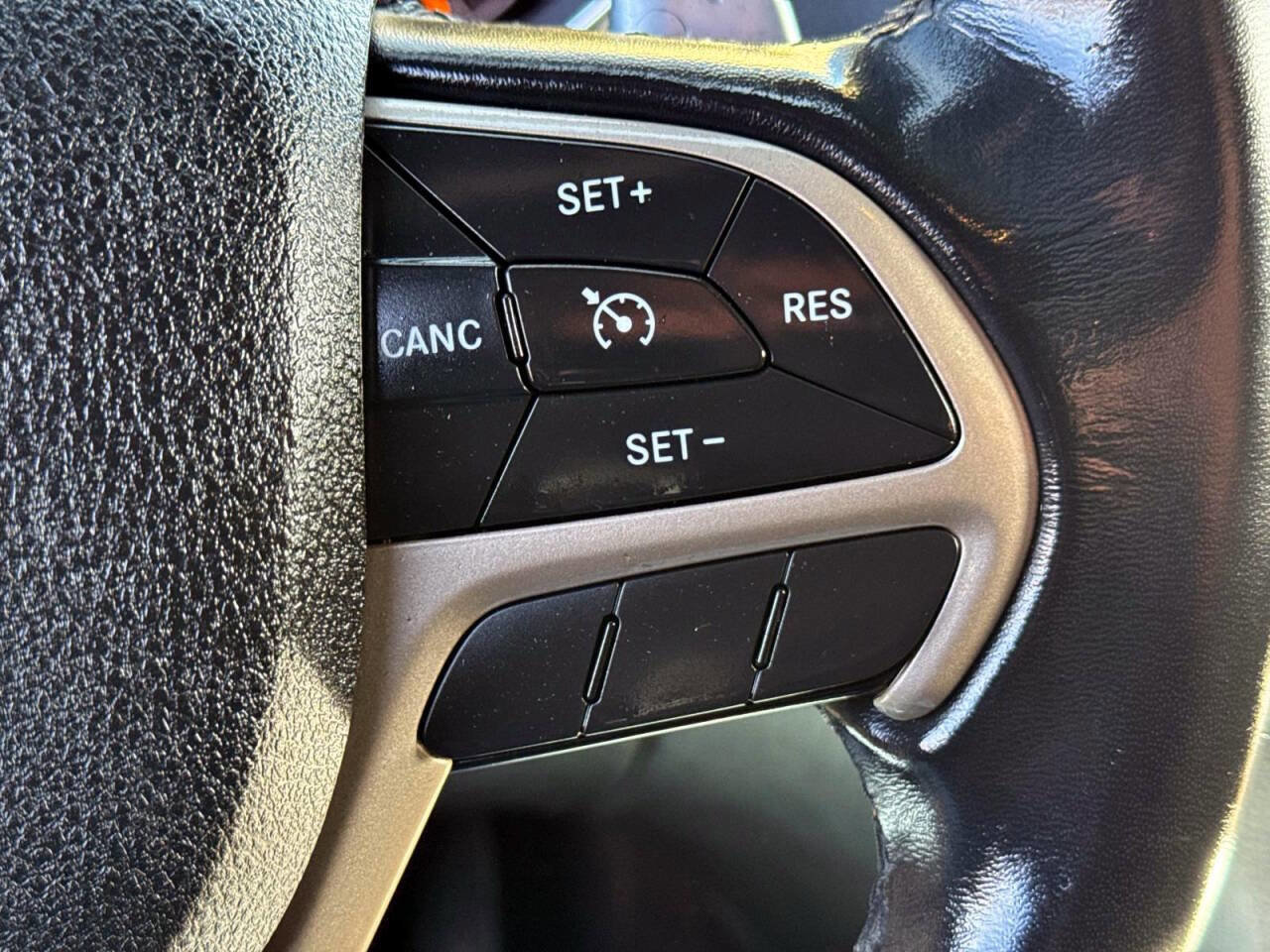 Used 2016 Jeep Grand Cherokee Laredo w/ Quick Order Package 23E image 18