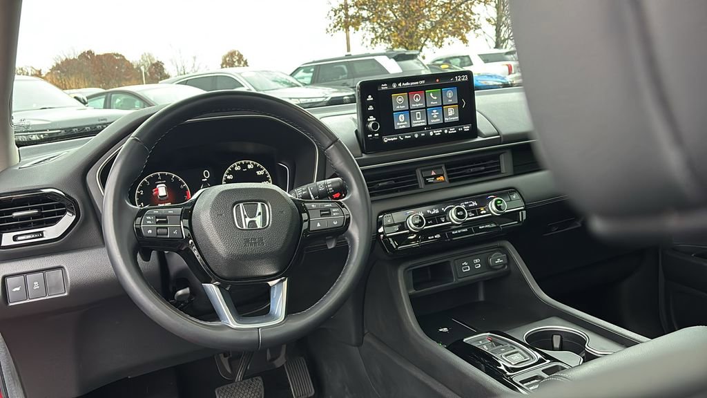 Certified 2023 Honda Pilot Touring image 13