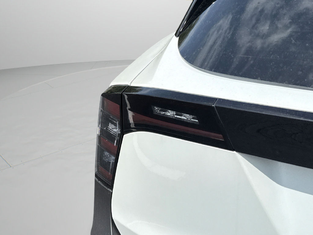New 2026 Nissan Kicks SR AWD/4WD image 45