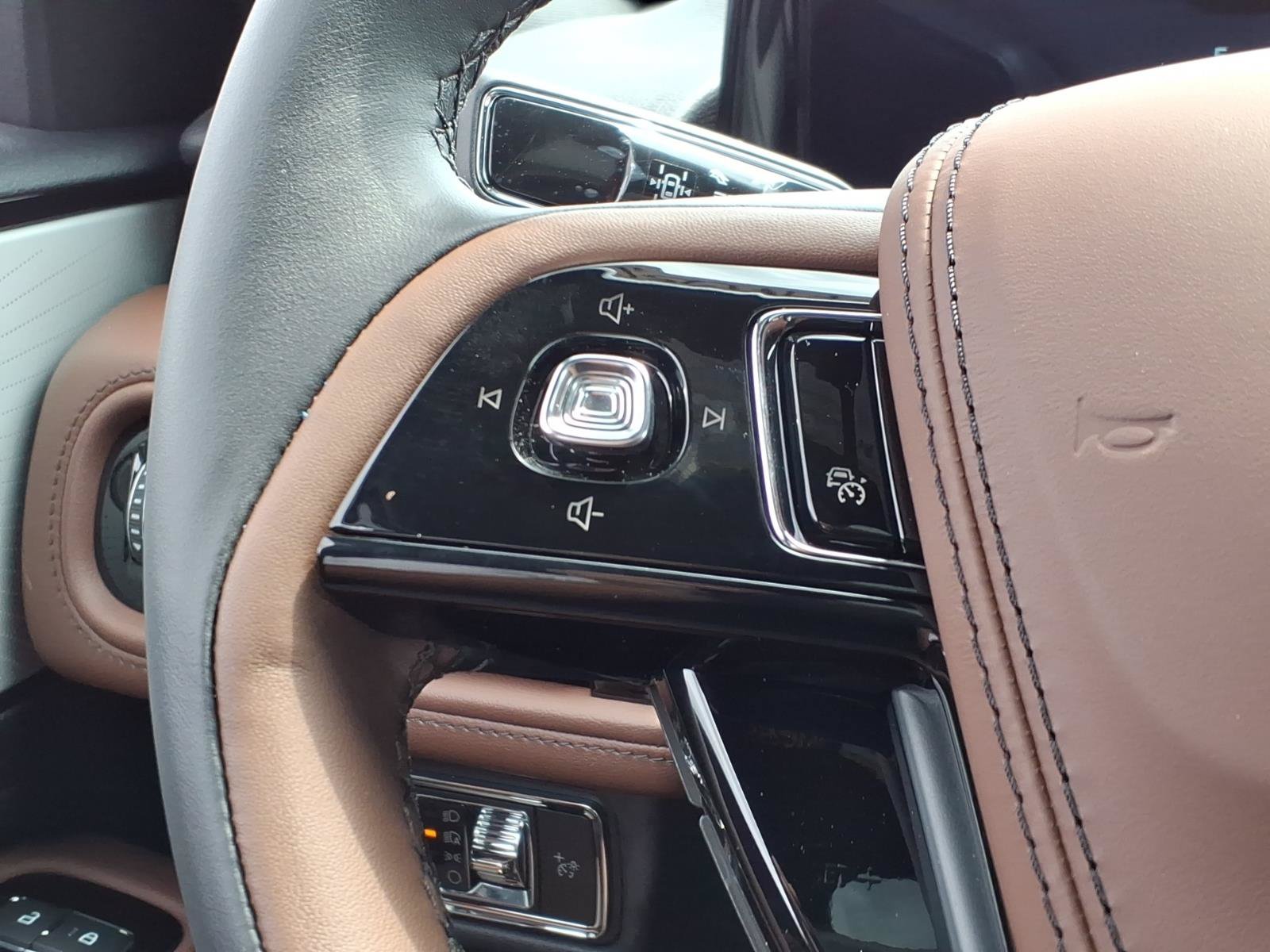 New 2026 Lincoln Aviator Reserve AWD/4WD image 19