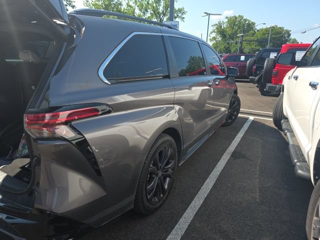 Used 2022 Toyota Sienna XSE w/ XSE Plus Package FWD image 13
