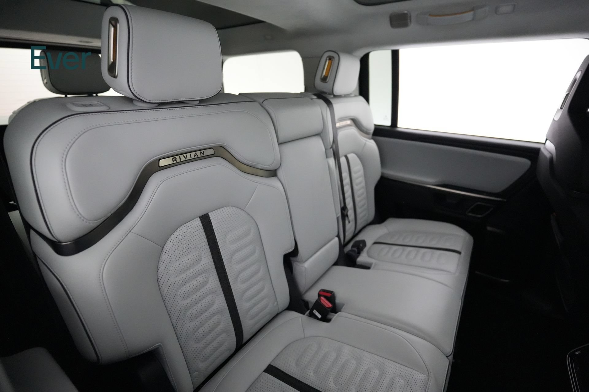 Used 2023 Rivian R1S Adventure AWD/4WD image 5