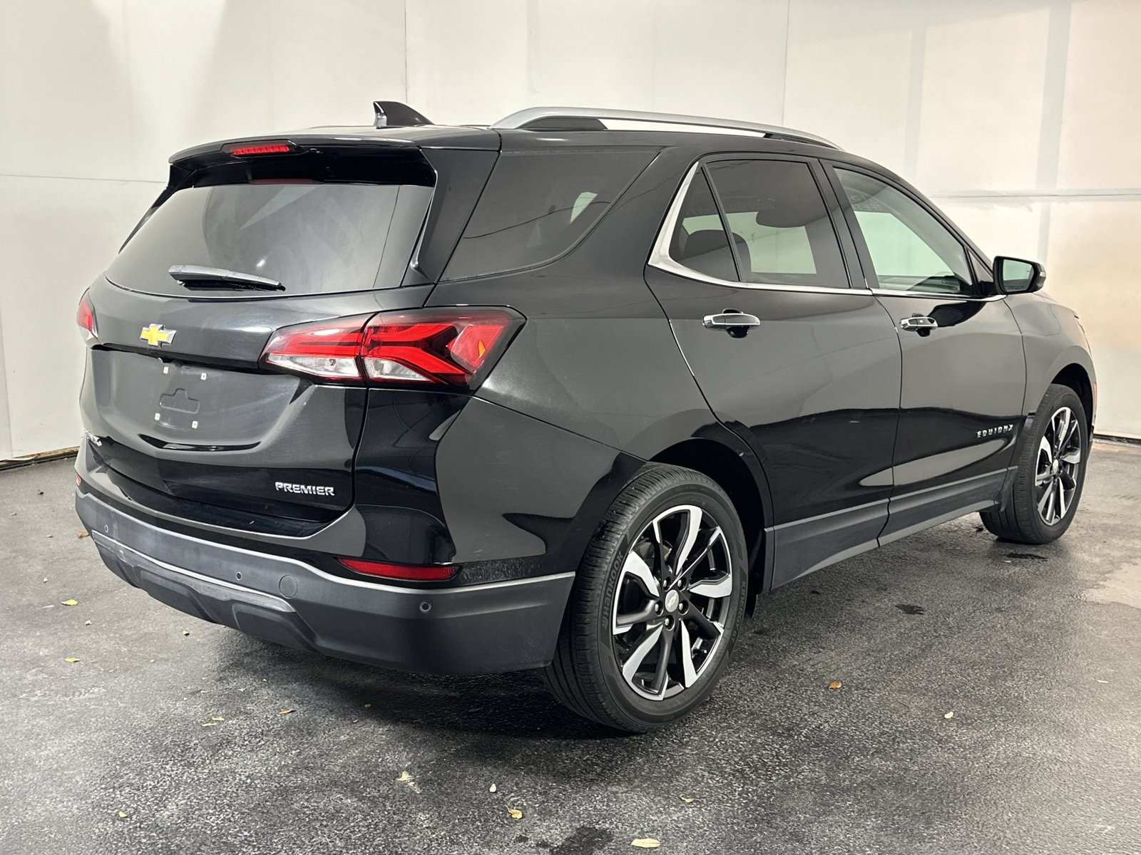 Used 2023 Chevrolet Equinox Premier FWD image 8