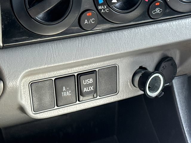 Used 2015 Toyota Tacoma 4x4 Double Cab w/ TRD Off-Road Package image 24