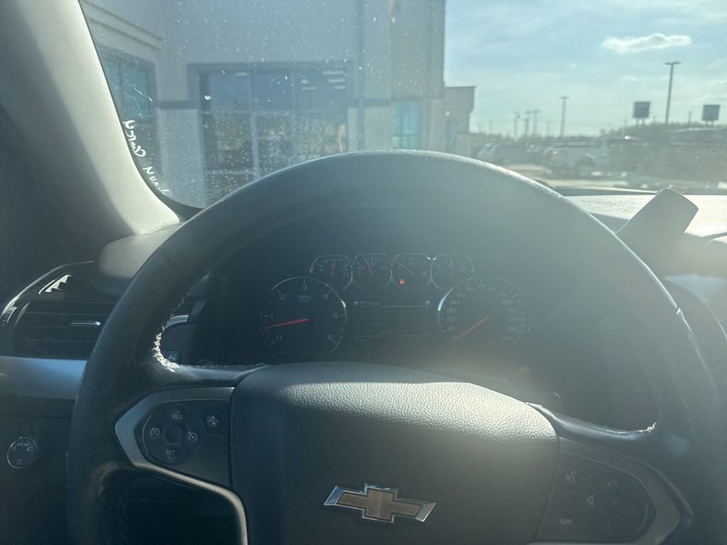 Used 2019 Chevrolet Suburban LT RWD image 14