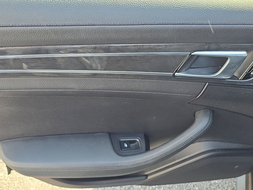 Used 2017 Porsche Panamera 4S image 10