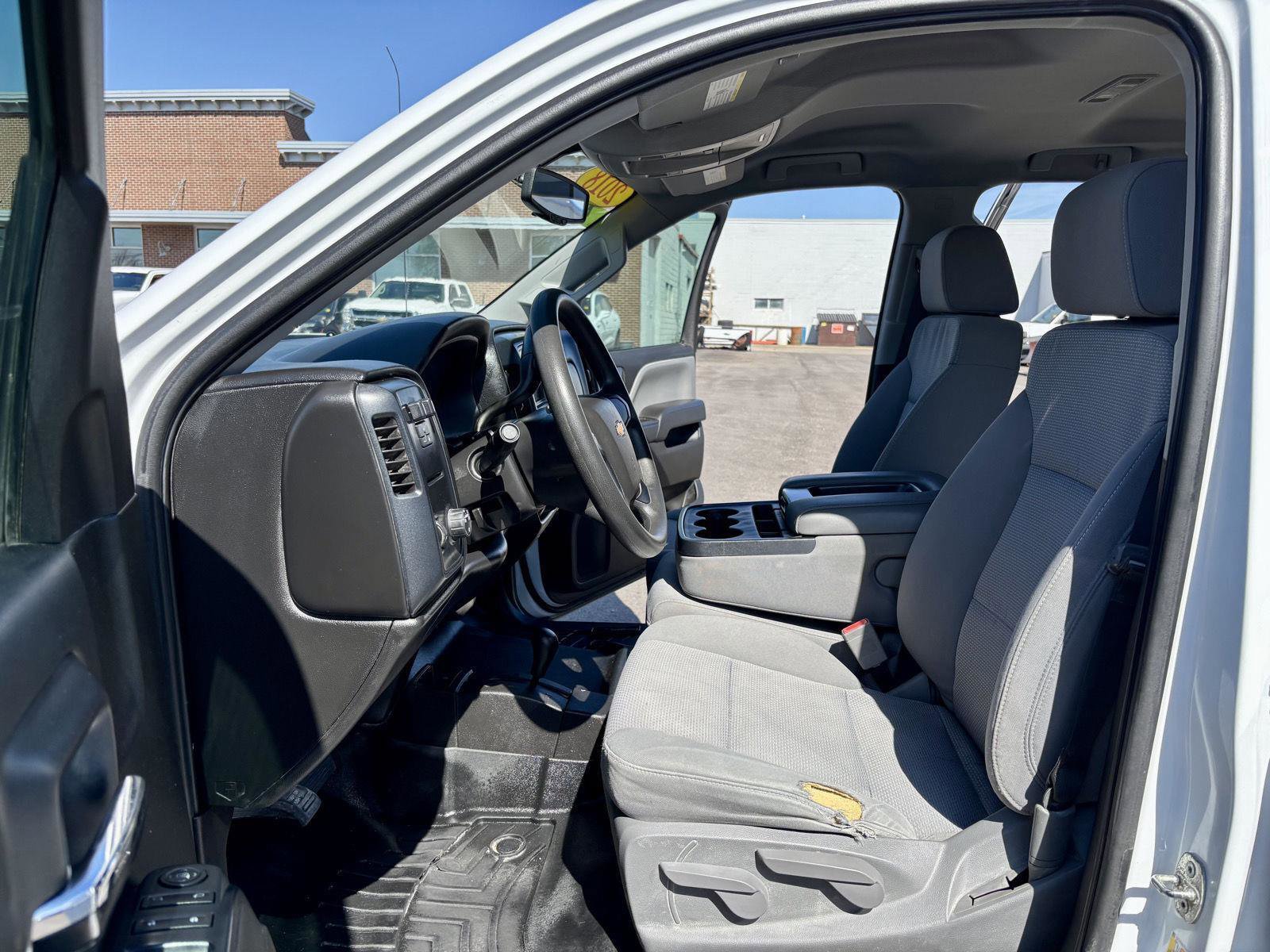 Used 2018 Chevrolet Silverado 1500 W/T w/ WT Convenience Package AWD/4WD image 2