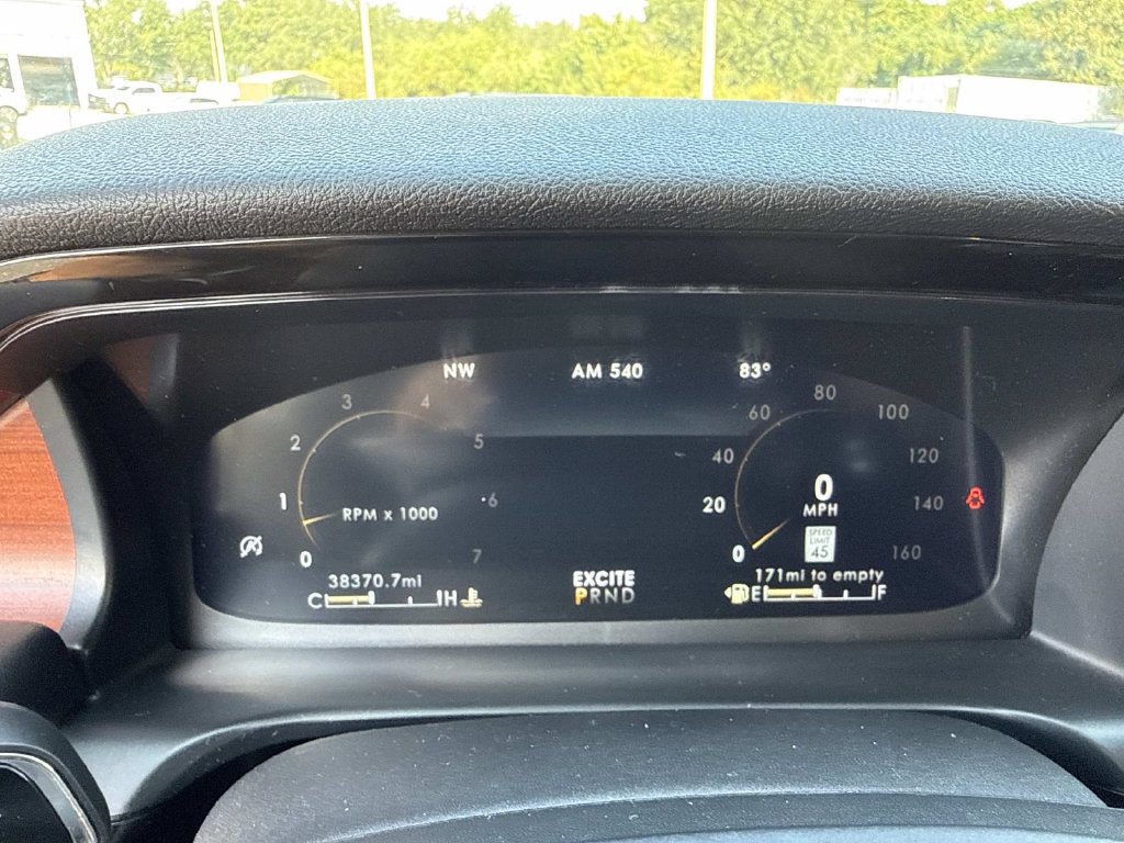 Used 2023 Lincoln Aviator Reserve w/ Equipment Group 201A RWD image 28
