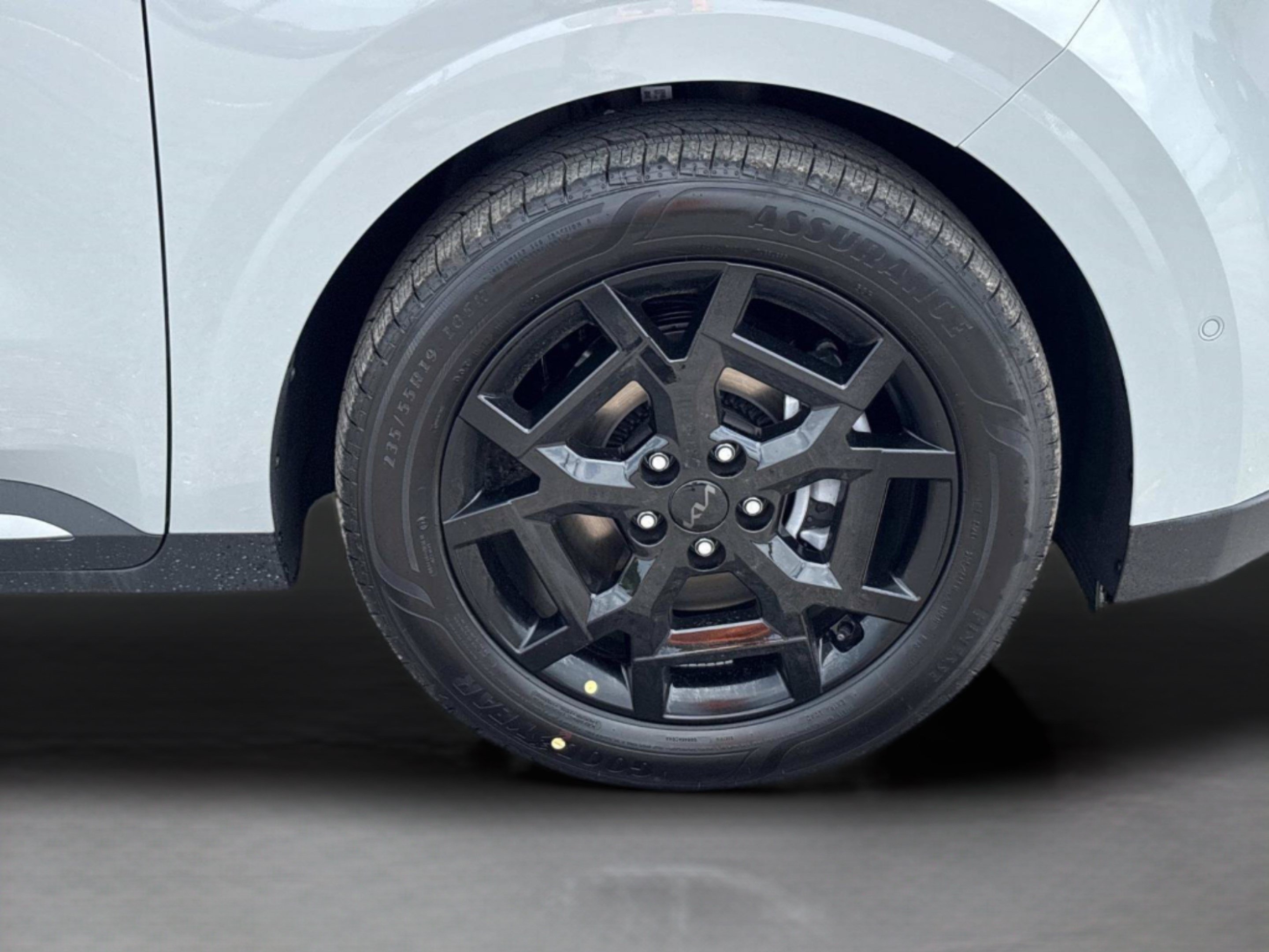New 2027 Kia Carnival SX w/ Dark Edition Package FWD image 9