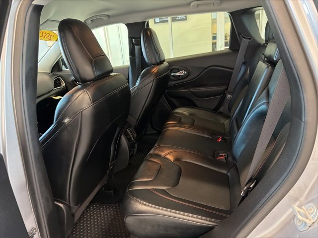 Used 2022 Jeep Cherokee Trailhawk w/ Comfort/Convenience Group image 13