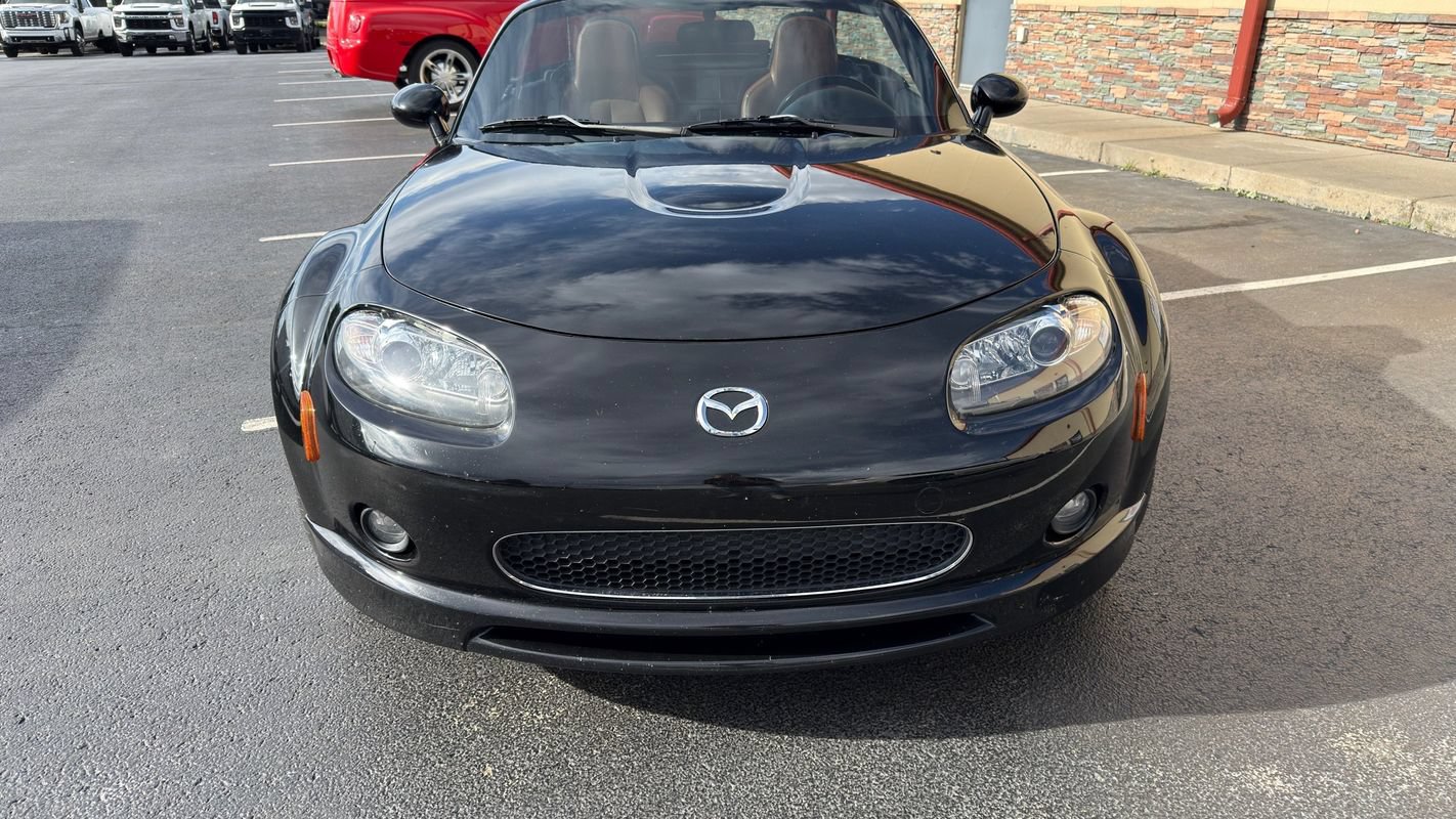 Used 2008 MAZDA MX-5 Miata Grand Touring w/ Premium Pkg RWD image 18