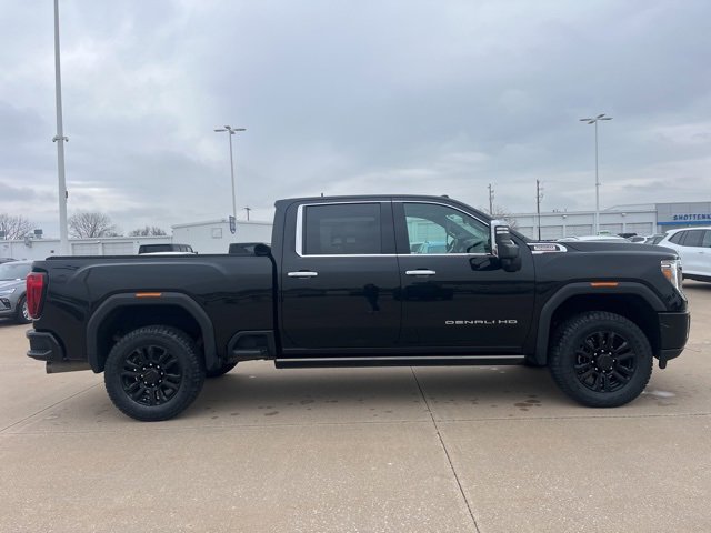 Used 2023 GMC Sierra 3500 Denali w/ Denali Black Diamond Edition image 3