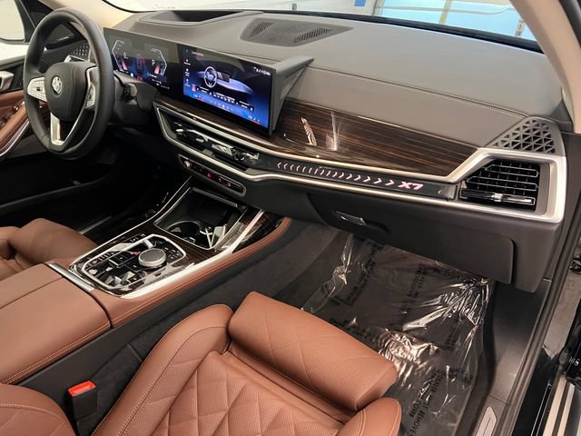 Used 2026 BMW X7 xDrive40i AWD/4WD image 17