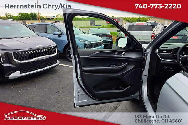 New 2026 Jeep Grand Cherokee L Laredo AWD/4WD image 13