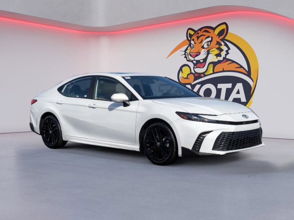 Certified 2025 Toyota Camry SE image 3