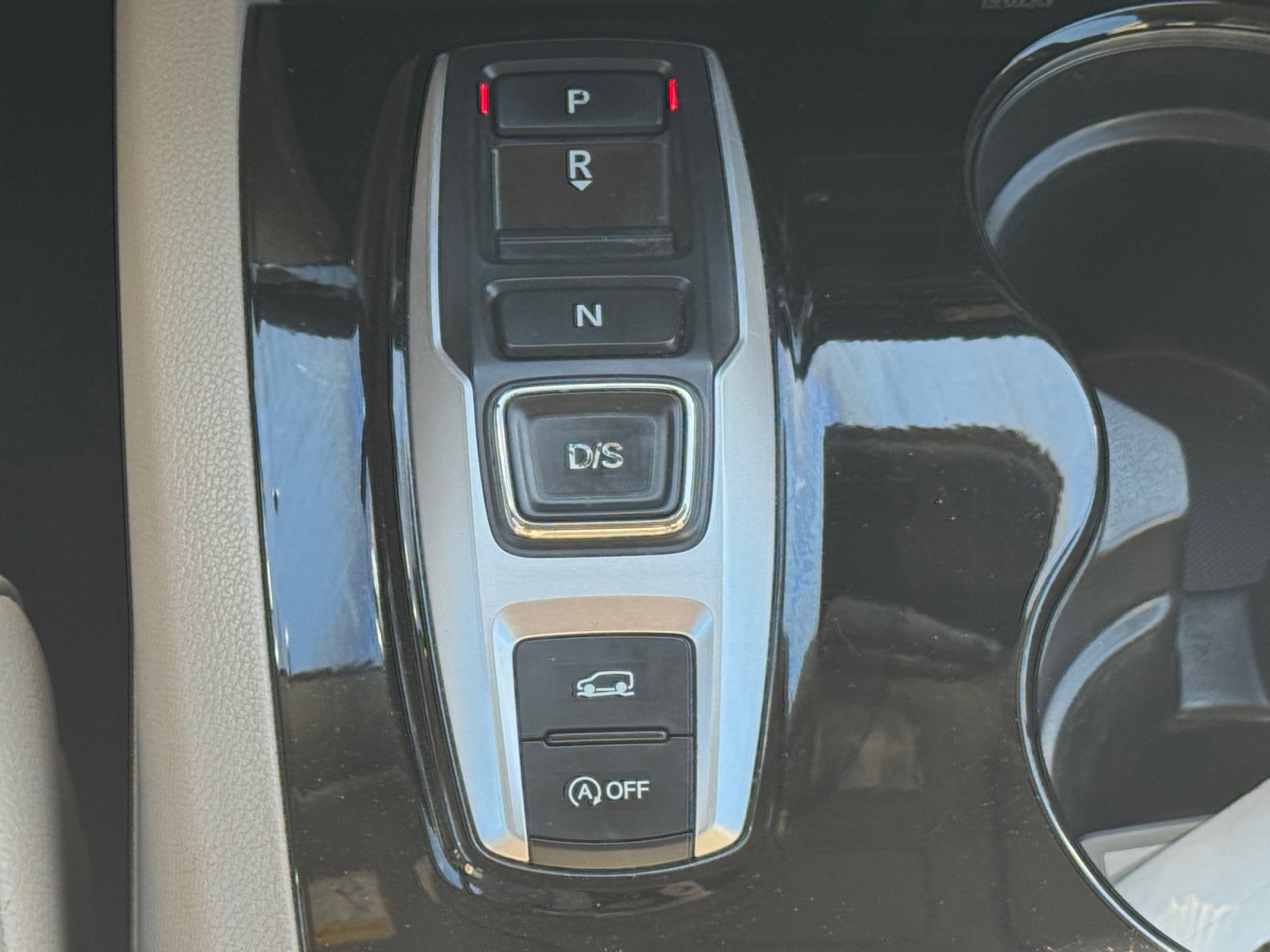 Used 2017 Honda Pilot Touring image 23