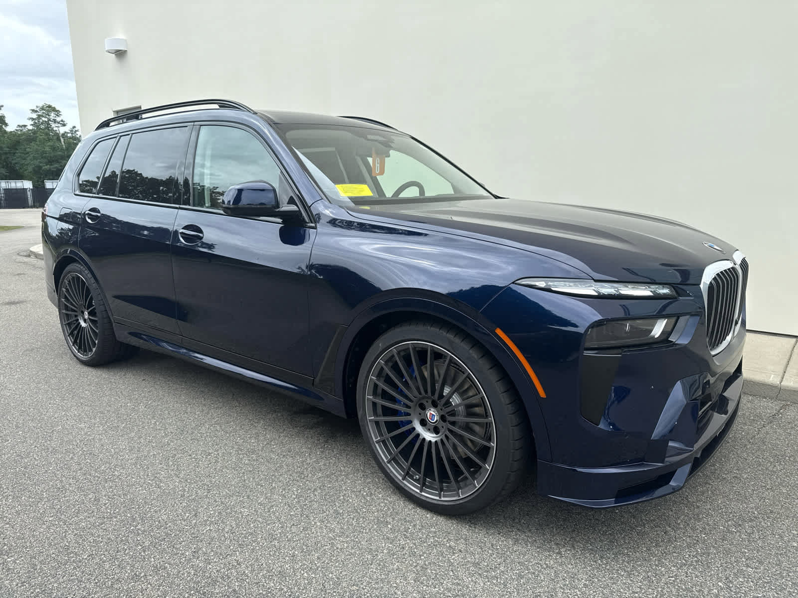 New 2026 BMW ALPINA XB7 image 2