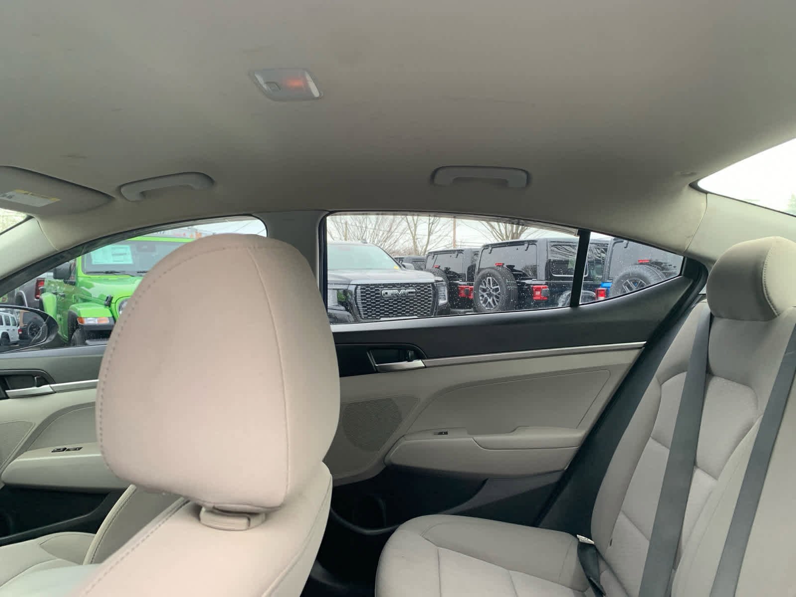 Used 2020 Hyundai Elantra SE image 27