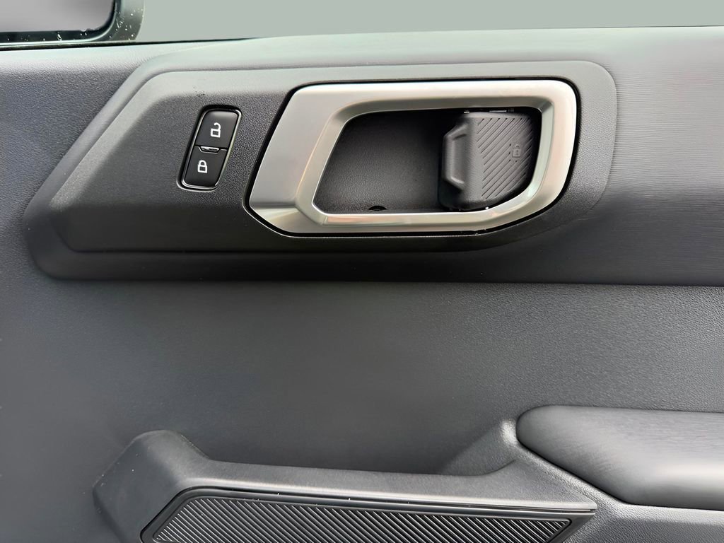 New 2025 Ford Bronco Outer Banks w/ Sasquatch Package image 18