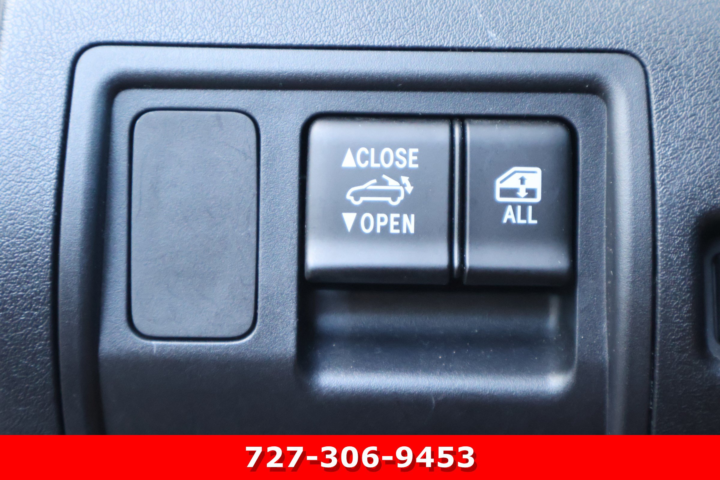 Used 2012 Lexus IS 250C w/ Luxury Pkg RWD image 20