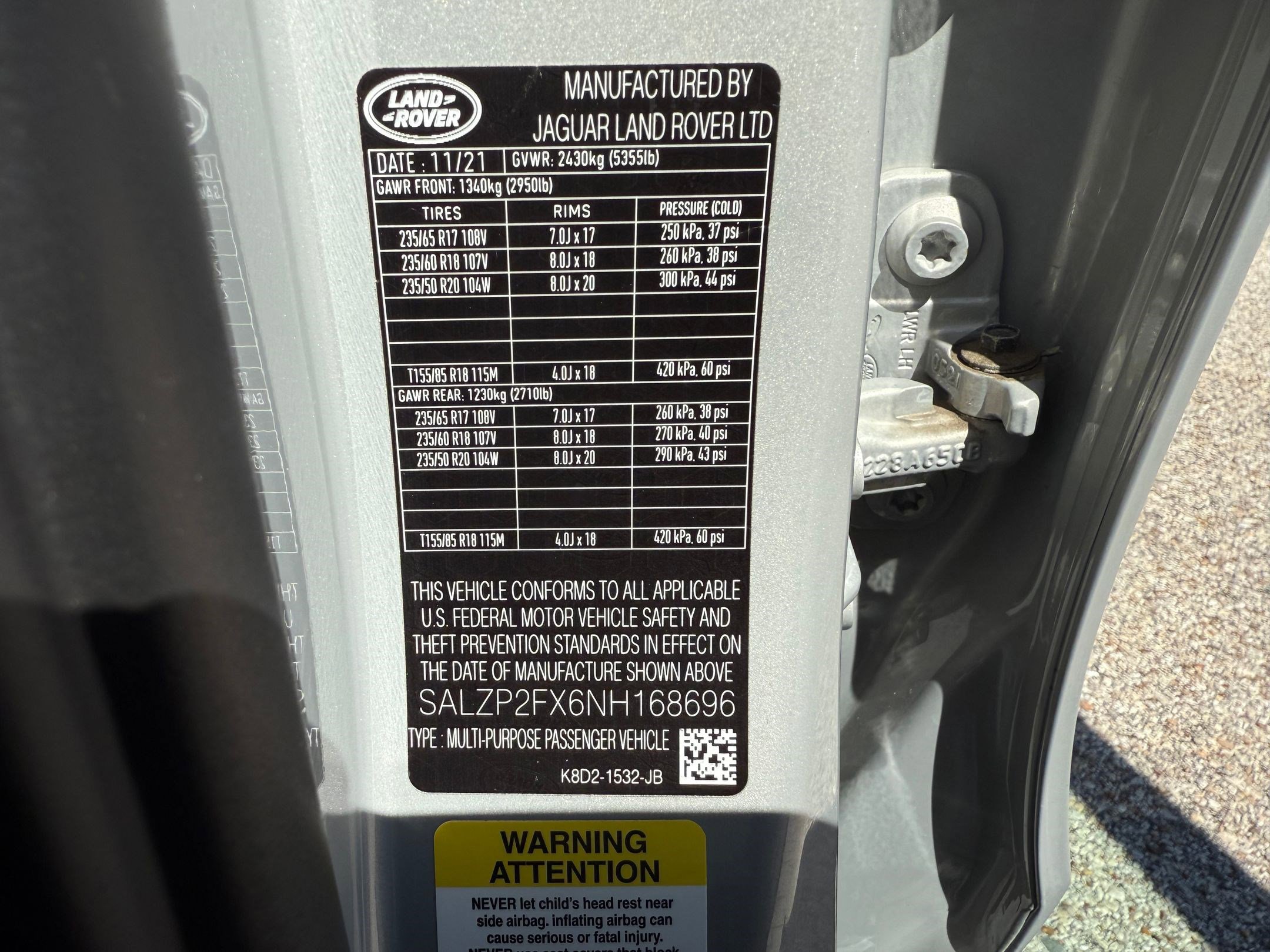 Used 2022 Land Rover Range Rover Evoque SE image 18